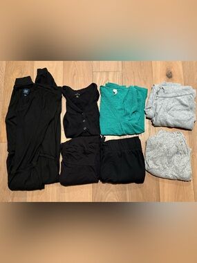 Maternity Clothes Bundle (size S/M)